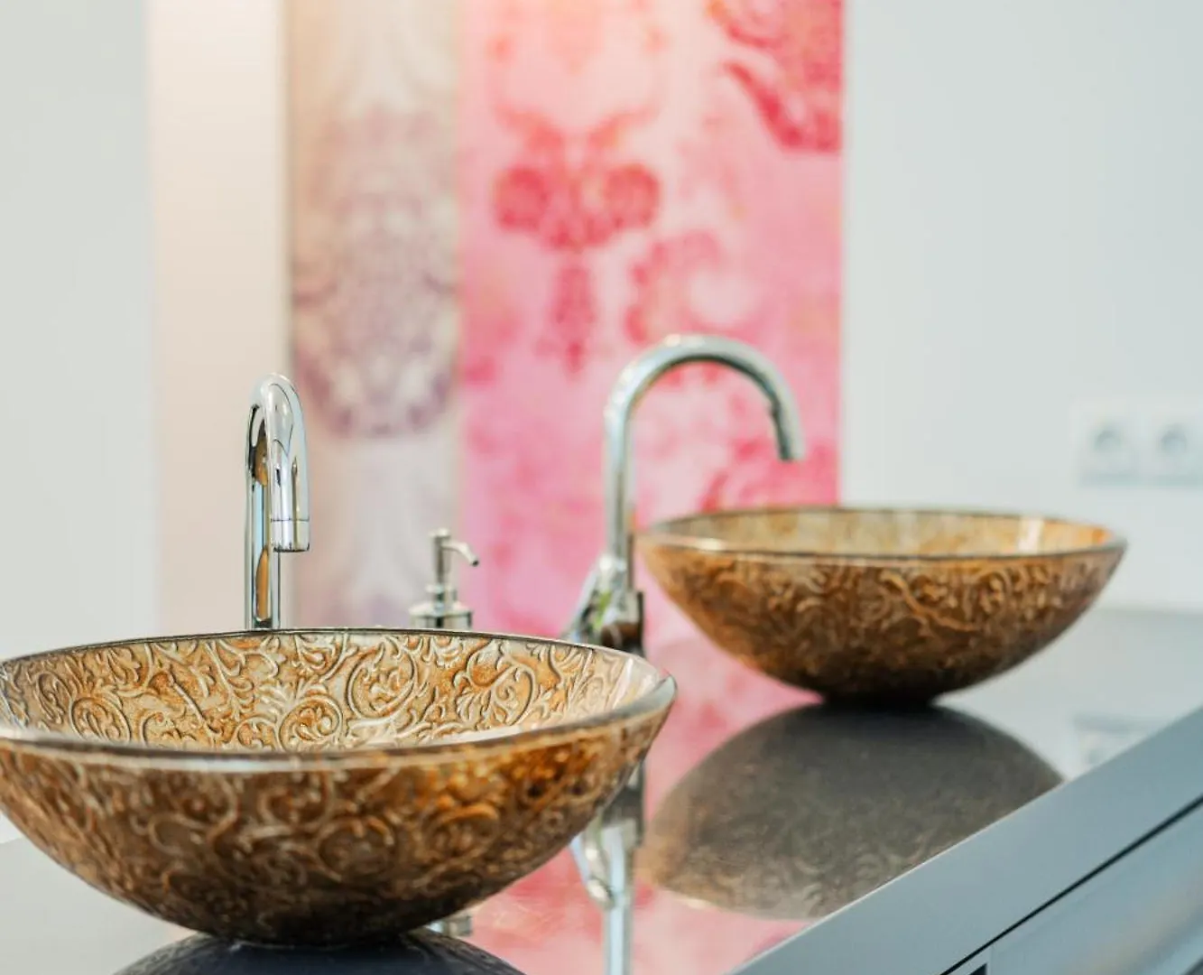 Luxury Designer Home In Center Of Vienna