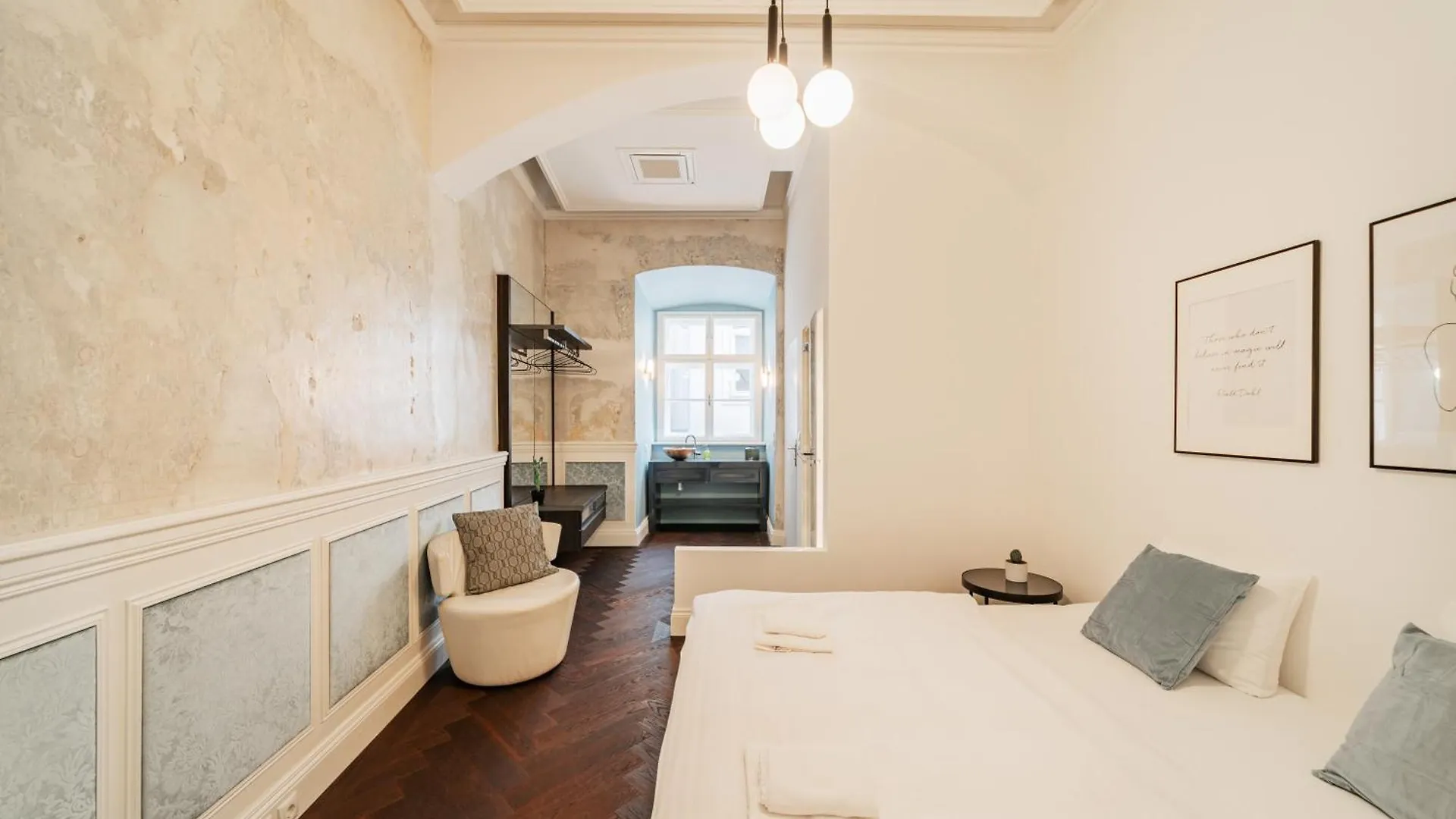 Luxury Designer Home In Center Of Vienna