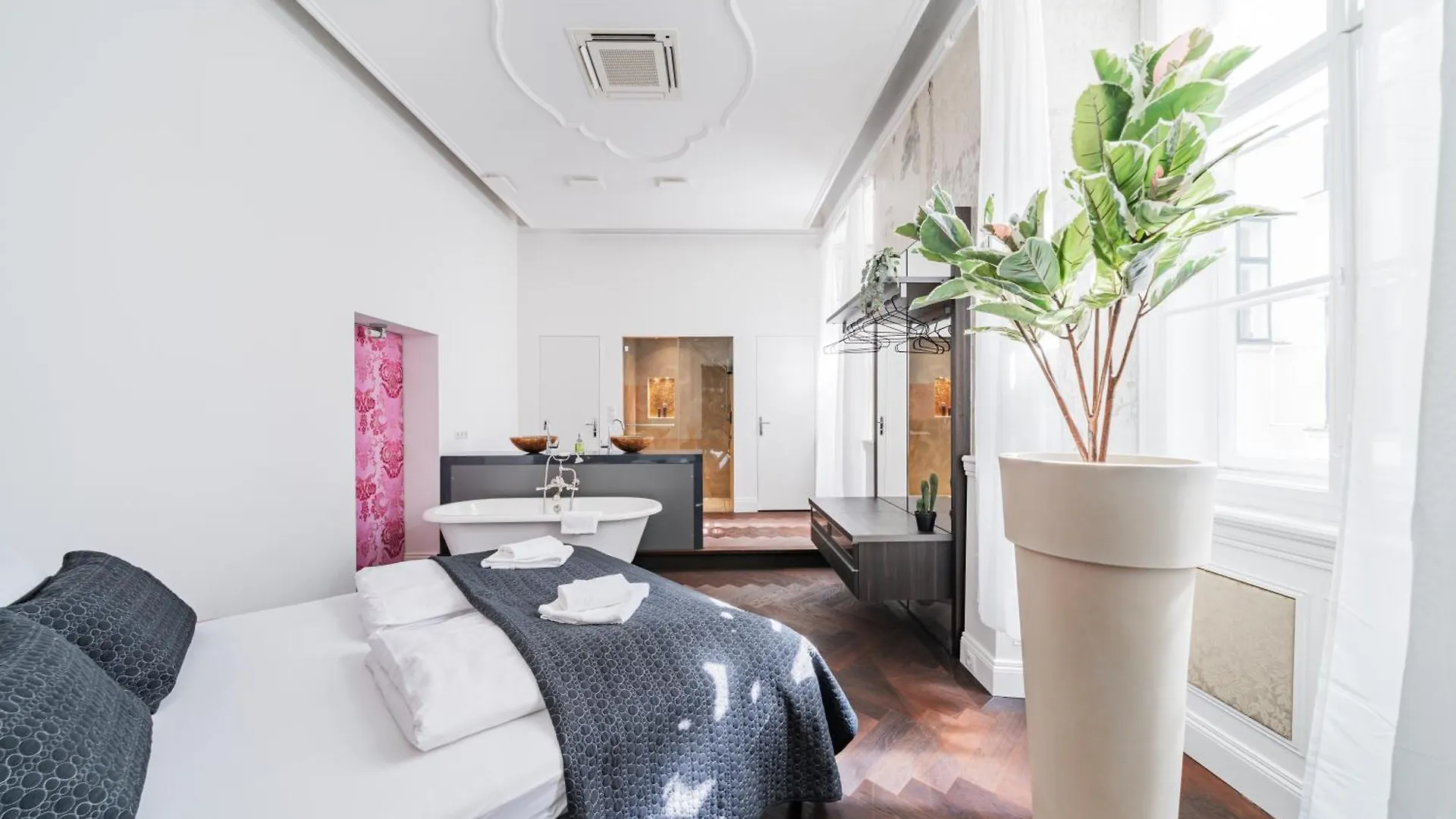 Luxury Designer Home In Center Of Vienne Appartement